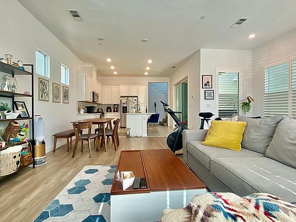 3rd image of 33 Fischbacher St