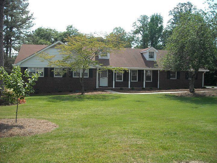 1st image of 2753 Skyland Dr