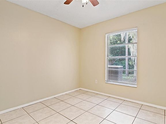 5th image of 3219 Laurel Dale Dr