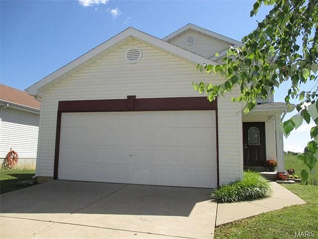 1st image of 148 Autumn Oaks Dr