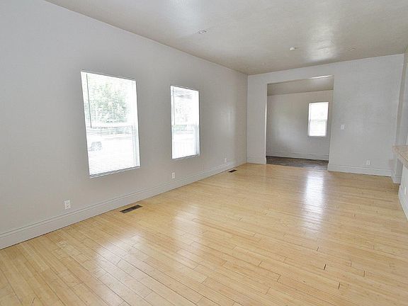 4th image of 616 9th Ave S
