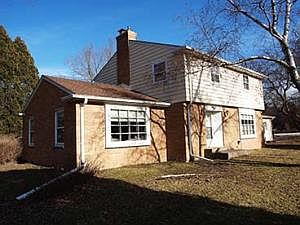 5th image of 2230 W Mequon Rd