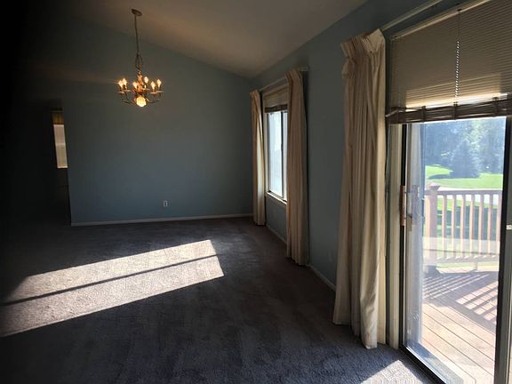 3rd image of 417 N Thornwood Dr