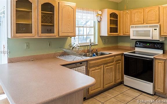5th image of 21951 SW 97th Ct
