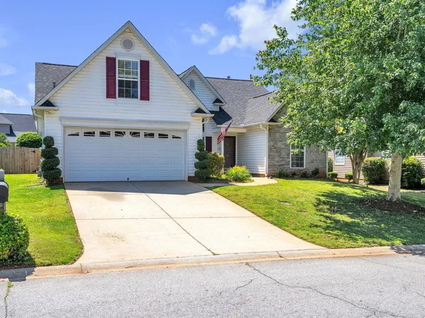 19 Twinings Dr, Simpsonville, SC 29681