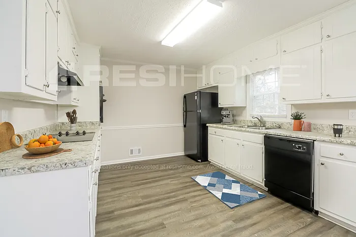 3 bed, 2.5 bath, 1824 sqft, $1,745 — Photo 3