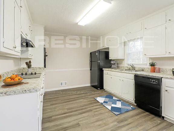 3rd image of 1512 Hillside Dr SE
