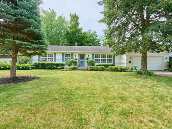 312 Fairmont Dr, Dekalb, IL 60115