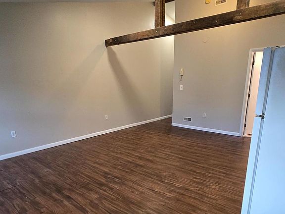 4th image of 4303 Main St Floor 3