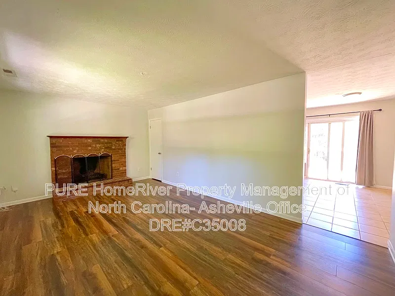 3 bed, 2.0 bath, $2,200 — Photo 3
