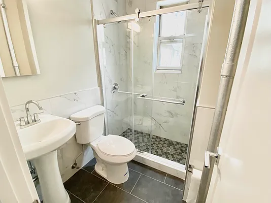 Rented by Papp Realty | media 8