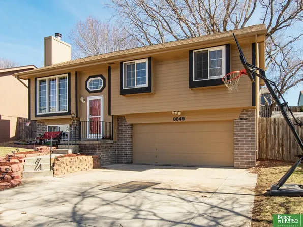 8849 N 81st Ave, Omaha, NE 68122