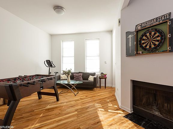 5th image of 2518 N Ashland Ave APT 1R