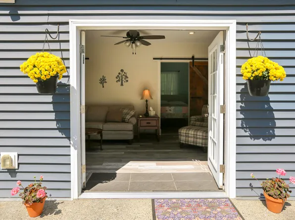 26 Monroe Road, Searsport, ME 04974