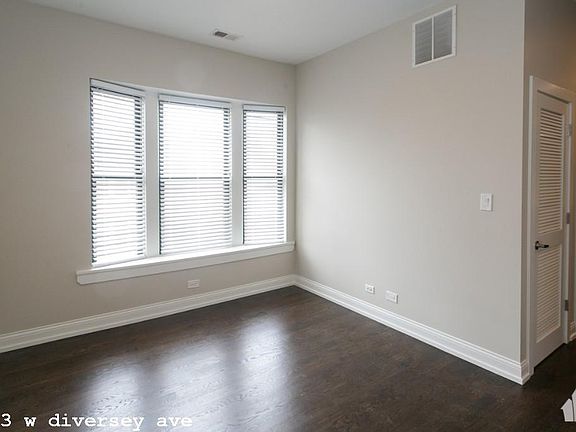 5th image of 2943 W Diversey Ave #1622