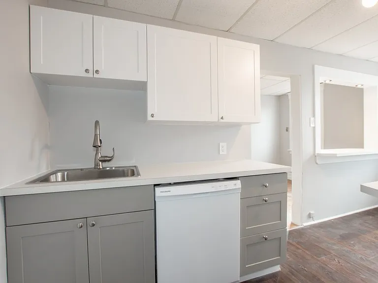 5431 Bridge St #4 — Photo 13