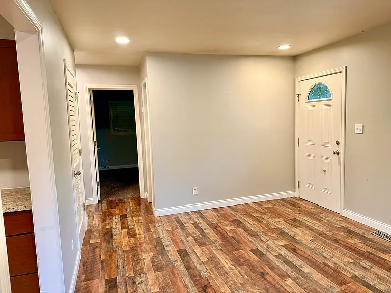 2201 Van Bibber Ave — Photo 8