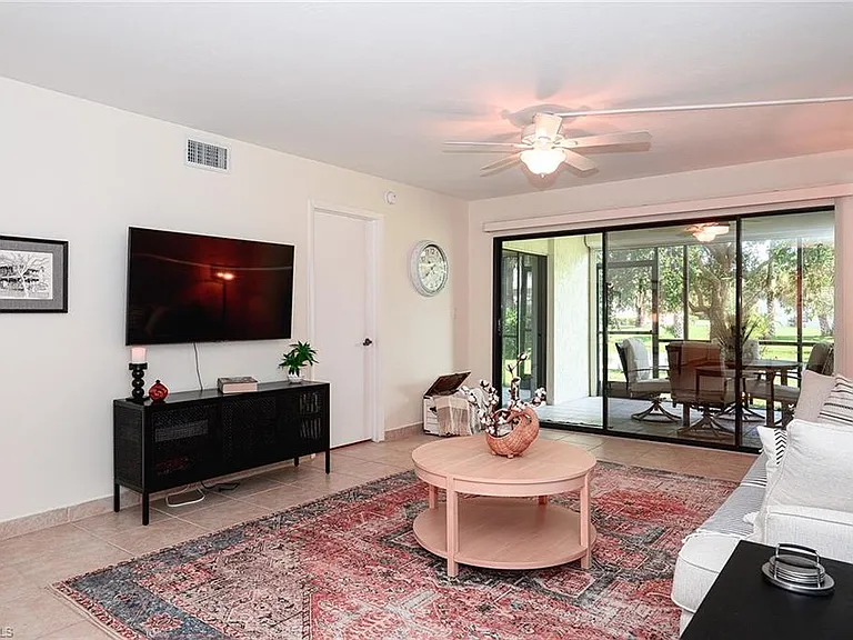 135 Cypress Way E #C — Photo 16