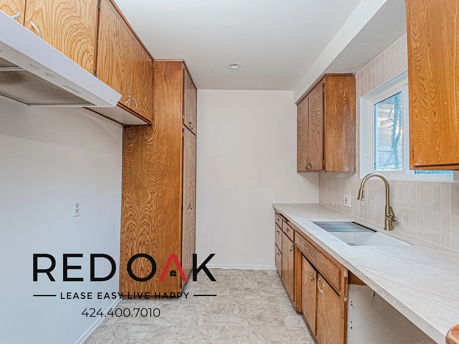 Beautiful One Bedroom with Hardwood Floors and On-Site Laundry ~ In Los Feliz! — Photo 2
