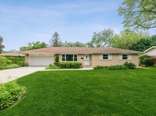 429 N Macarthur Dr, Palatine, IL 60074