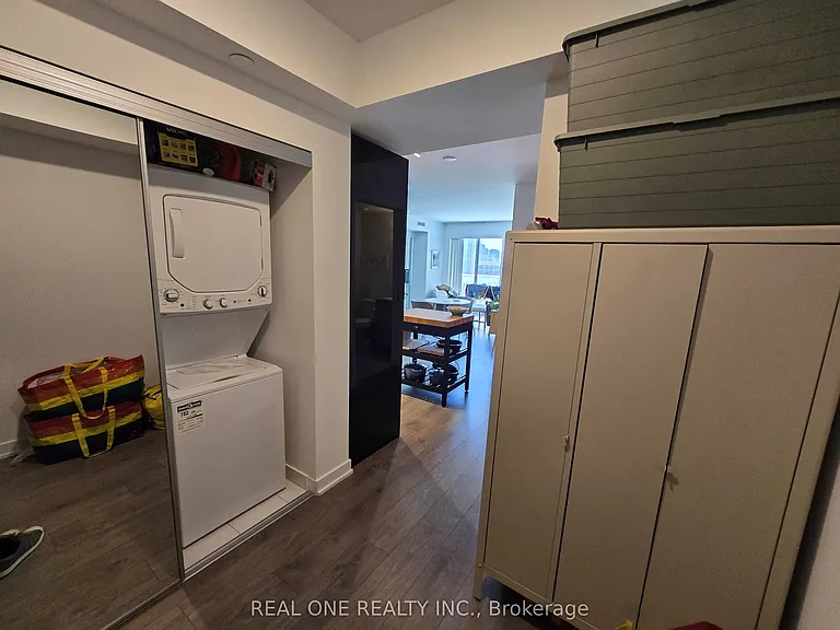 501 Yonge St #1109 — Photo 11