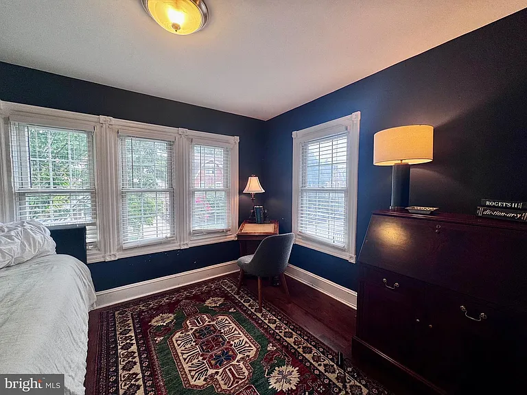 24 Thomas Ave — Photo 11