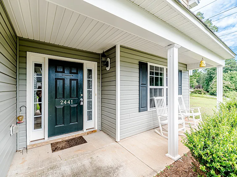2441 Westgate Dr — Photo 3