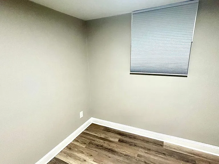 Whitfield Apartments — Photo 13