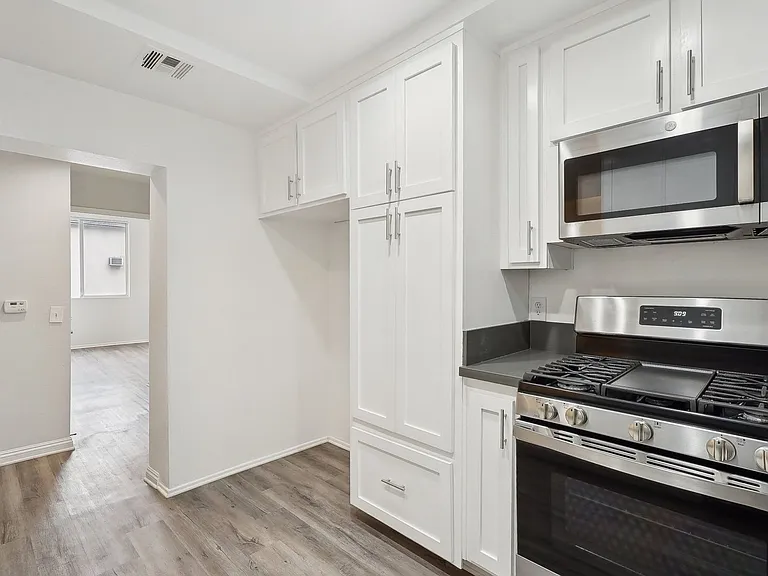 4532 Murietta Ave — Photo 21