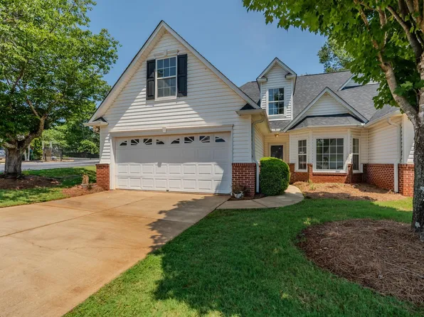 101 Clearbrook Ct, Greer, SC 29650