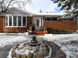 6415 E Lombardy Cres SW, Calgary, AB T3E 5R3