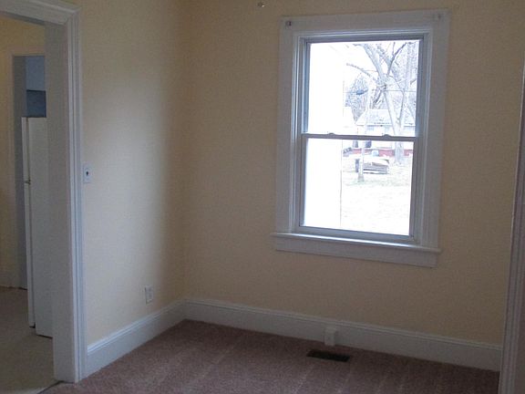 3rd image of 3308 Oaklawn Blvd
