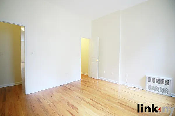 Rented by Link NY Realty | media 16