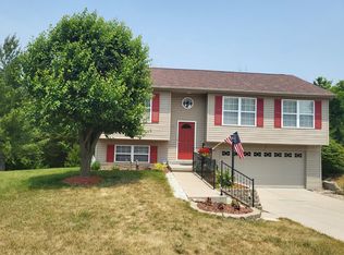 171 Hardwood Ridge Dr, Lawrenceburg, IN 47025
