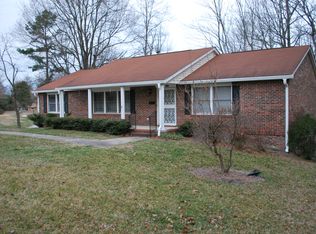 3446 Hillside Dr, High Point, NC 27265
