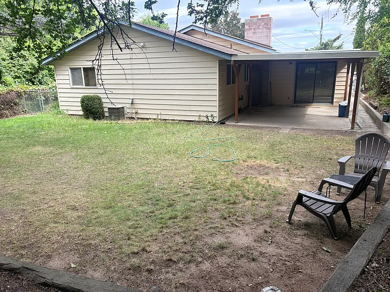 1221 Sunset Pl — Photo 10