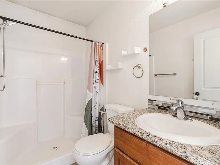 14414 E Burnside St — Photo 24