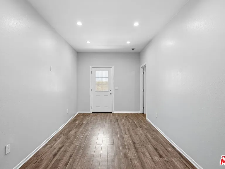 171 E 35th St #173-1/2 — Photo 18