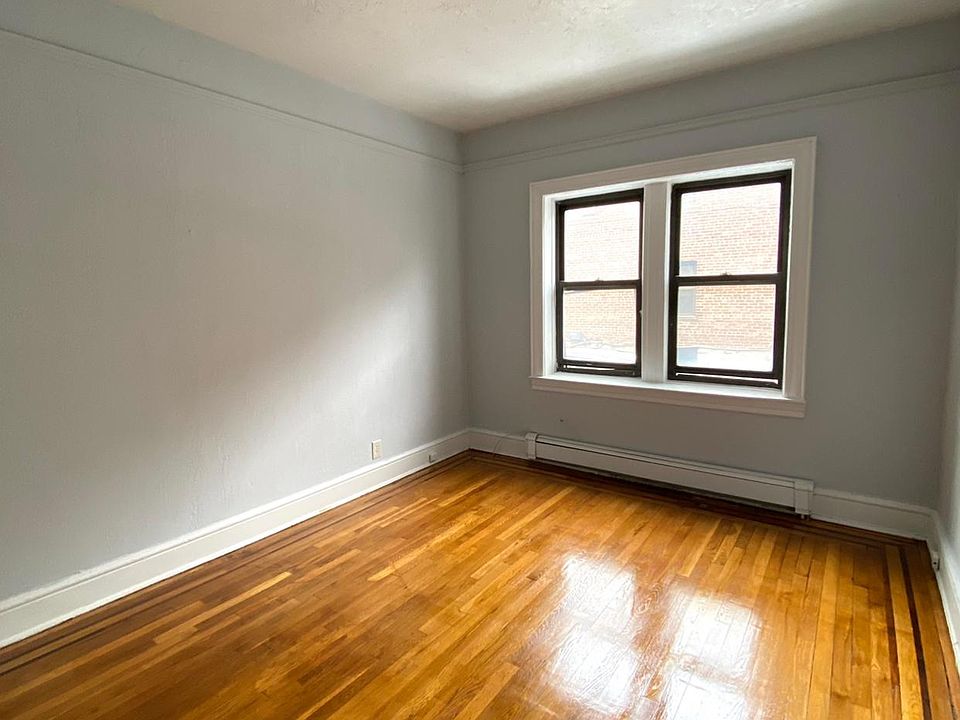 1st image of 27 Quinby Ave APT 1