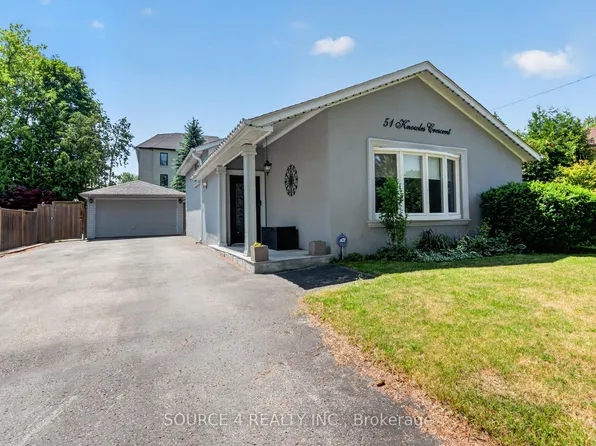 51 Knowles Cres, Aurora, ON L4G 1Z6