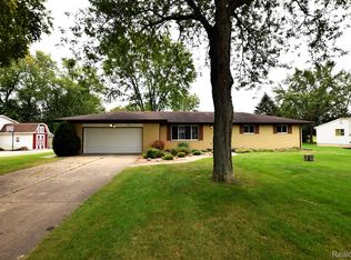 7029 Lou Mac Dr, Swartz Creek, MI 48473