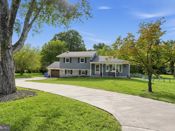 147 Pine Ln, Yardley, PA 19067
