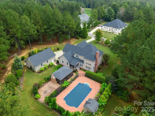 7133 Gildhall Ct, Denver, NC 28037