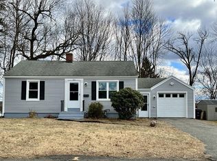 31 Alfred Cir, Agawam, MA 01001