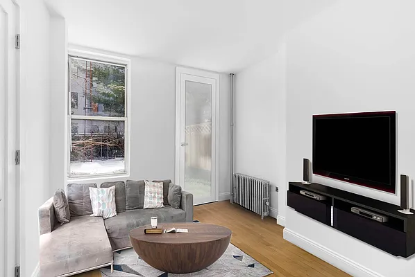 Rented by Douglas Elliman | media 37