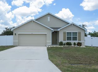 414 SE Fairchild Ave, Port Saint Lucie, FL 34983