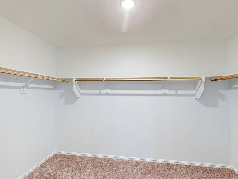 5809 Sandown Dr — Photo 32