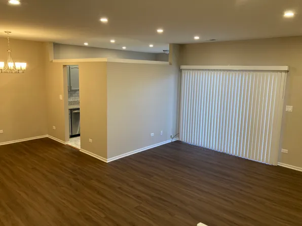 1505 Mercury Dr APT 5, Schaumburg, IL 60193