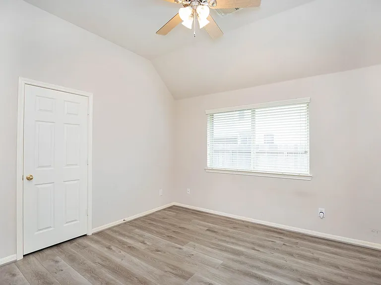 2710 Falcon Knoll Ln — Photo 24