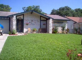 7717 Rainey Meadow Ln, Live Oak, TX 78233